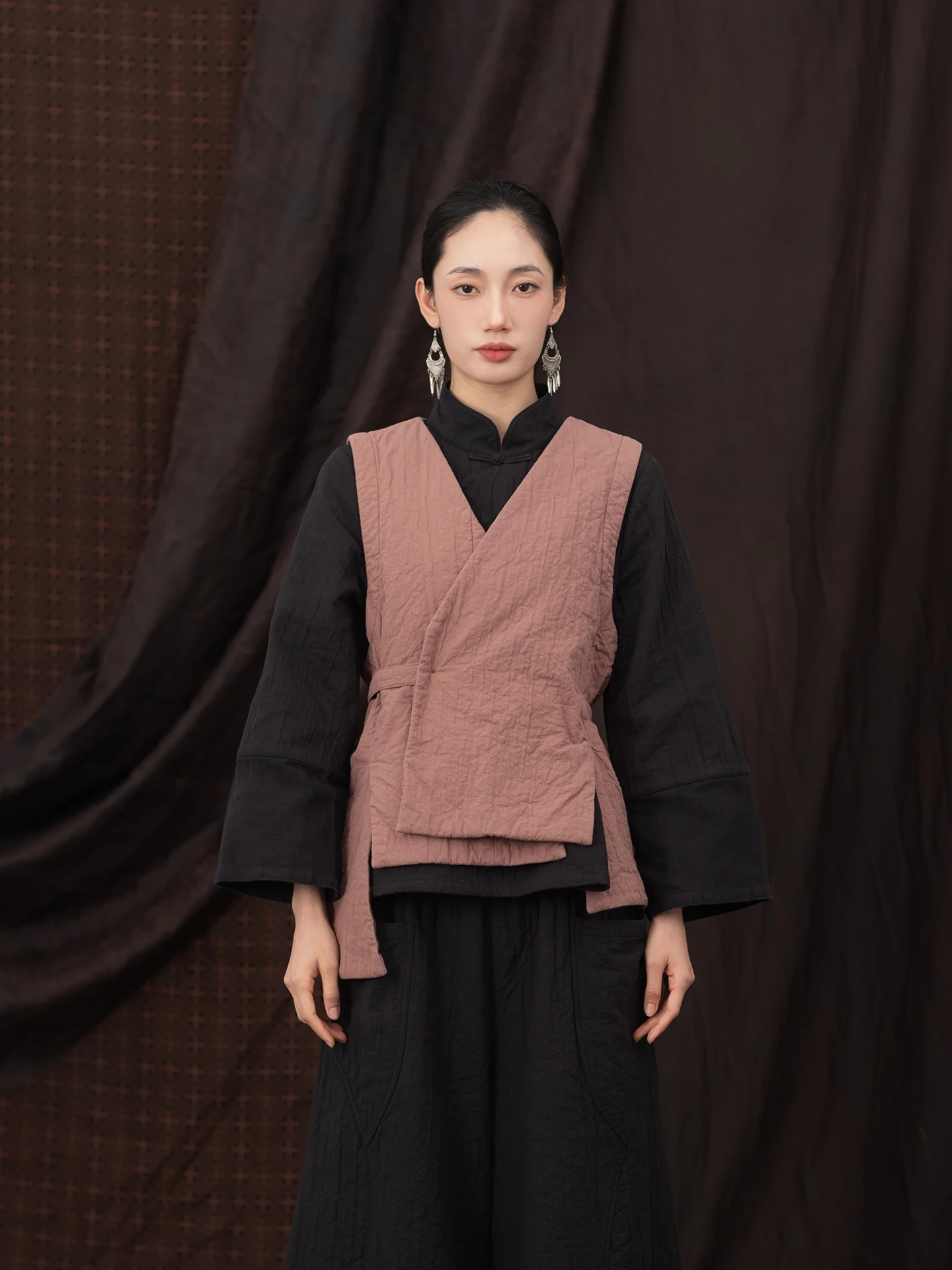 

Loose Fit Double Layer Linen Cotton Vest Deep V Ne Crossbody Casual Comfortable Breathable Women's Outerwear for Autumn Winter