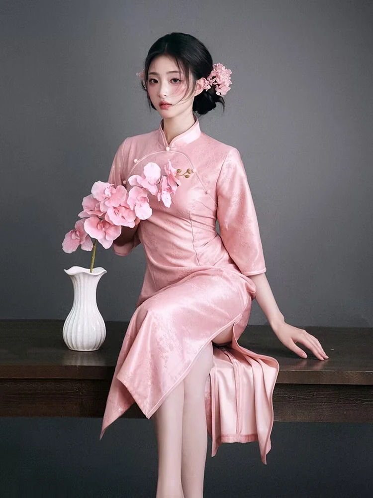 

2026 New Pink Orchid Retro National Style Portrait Personal Photography Artistic Clothing Studio Photography