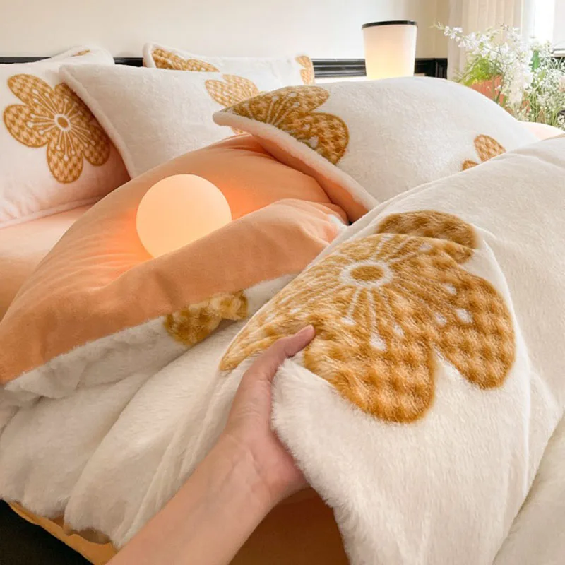

Luxury Thick Faux Rabbit Hair Bed Sets Warm Printed Comforter Set for Autumn and Winter Skin-Friendly Cozy Bedding Kit for Queen