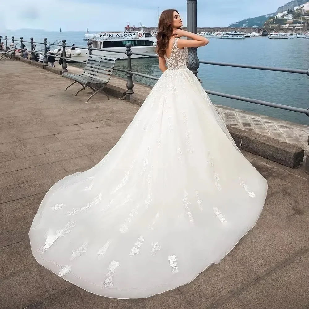 Flavinke personalizado romântico sem mangas robe uma linha vestidos de casamento 2025 profundo decote em v frisado vestidos de noiva rendas novia