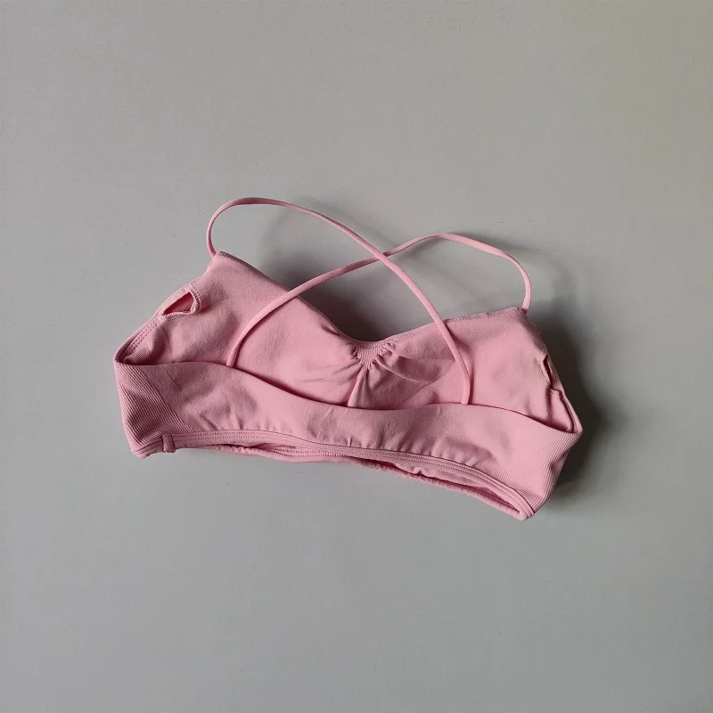 Nahtloser Yoga-BH für Damen mit Riemchen und überkreuztem Rücken, V-Ausschnitt, Push-up-Effekt, Sport-BH mit integriertem Brustpolster, Fitness- und Pilates-Trainingsunterwäsche. – Detail 5