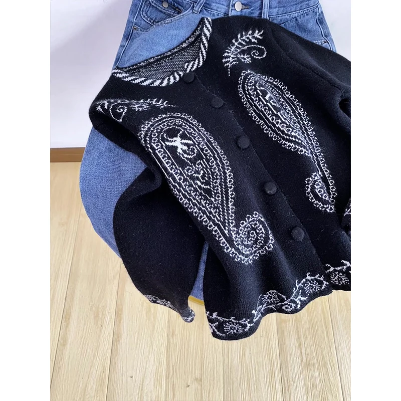 

Heavy Embroidery round Ne Long Sve Knitted Sweater Women's Loose Design Autumn Winter Faion Commute Sle Single Button