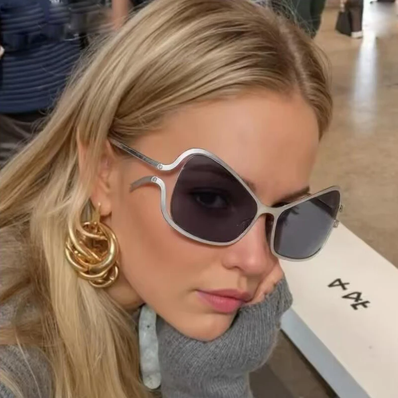 جديد Y2K موضة المعادن الشرير الجوف النظارات الشمسية للنساء العلامة التجارية العصرية الصيف في الهواء الطلق فضي نظارات شمسية الإناث Oculos دي سول