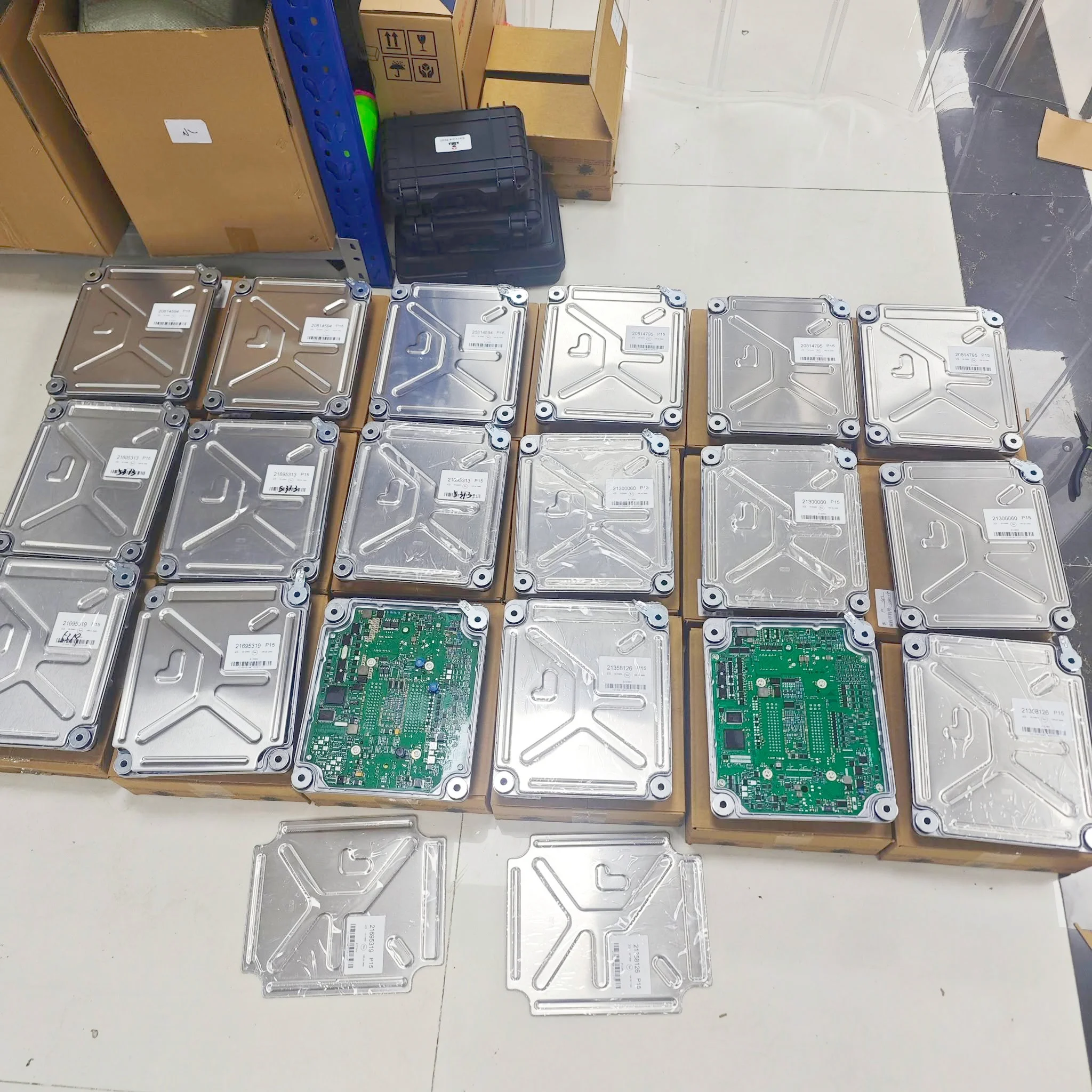 Brand new ECU (Electronic Control Unit) 22346792, with program, suitable for DH4 D13C engine. High quality, one-year warranty.