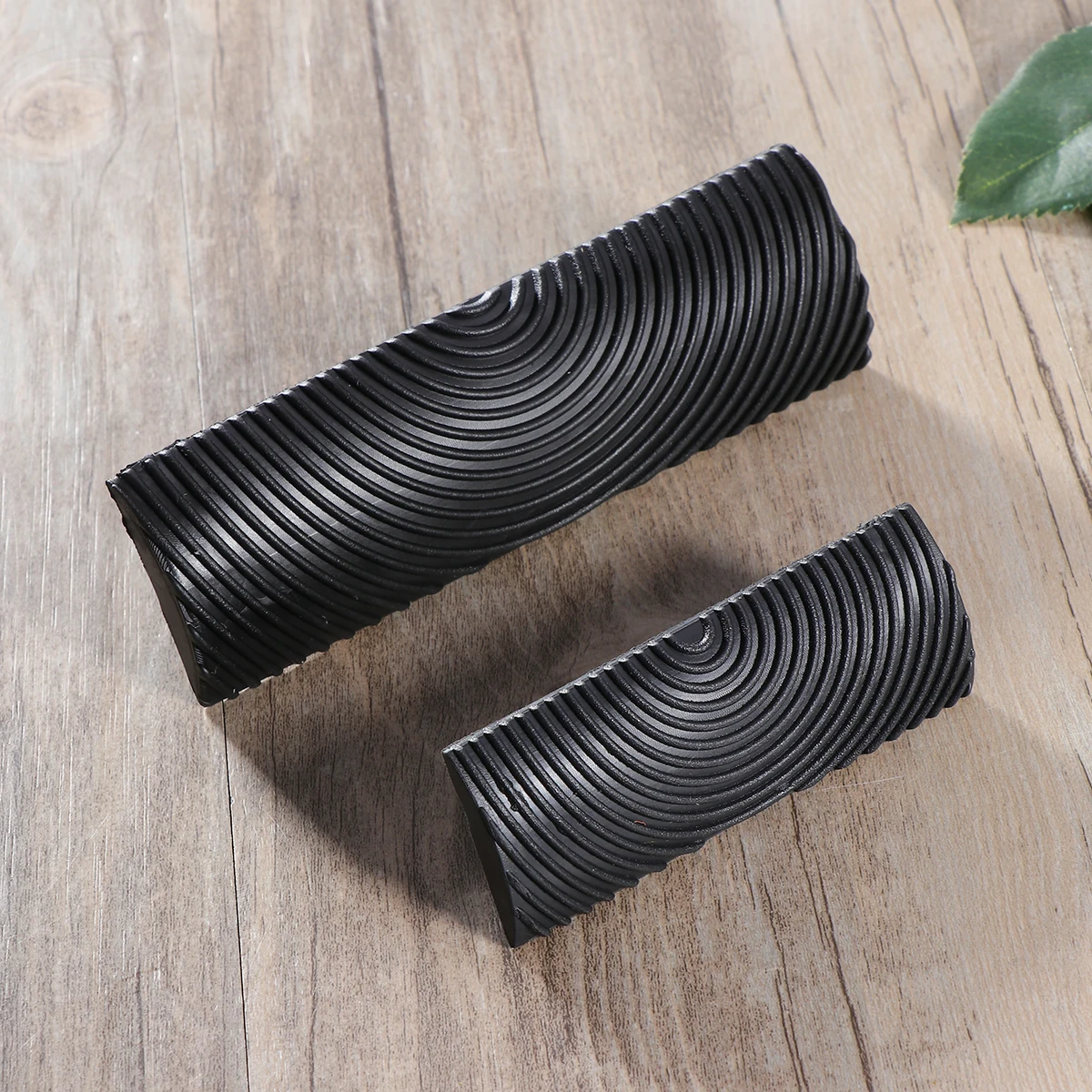 

2Pcs Wood Graining Painting Tools Large Small Rubber DIY Wall Decor Wood Grain Paint Tool Easy Clean Home Office Use