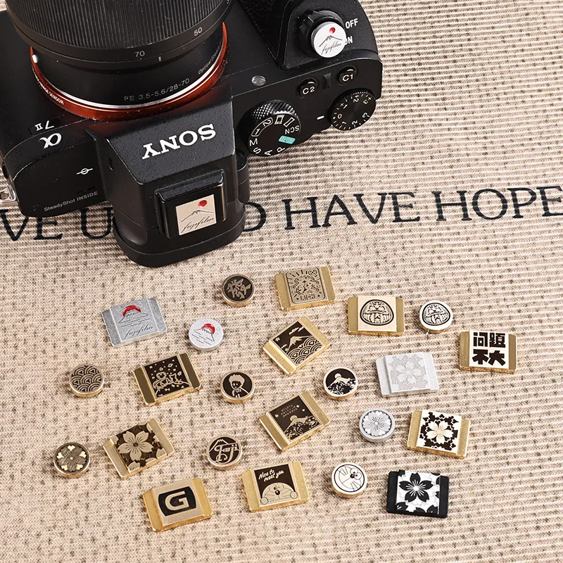 

Camera Accessory Metal Hot Shoe Cover Suitable For Sony ZV1 A7C2 A7M4 6700 A7R5 FX30 A7S3 Shutter Button Photography Accessories