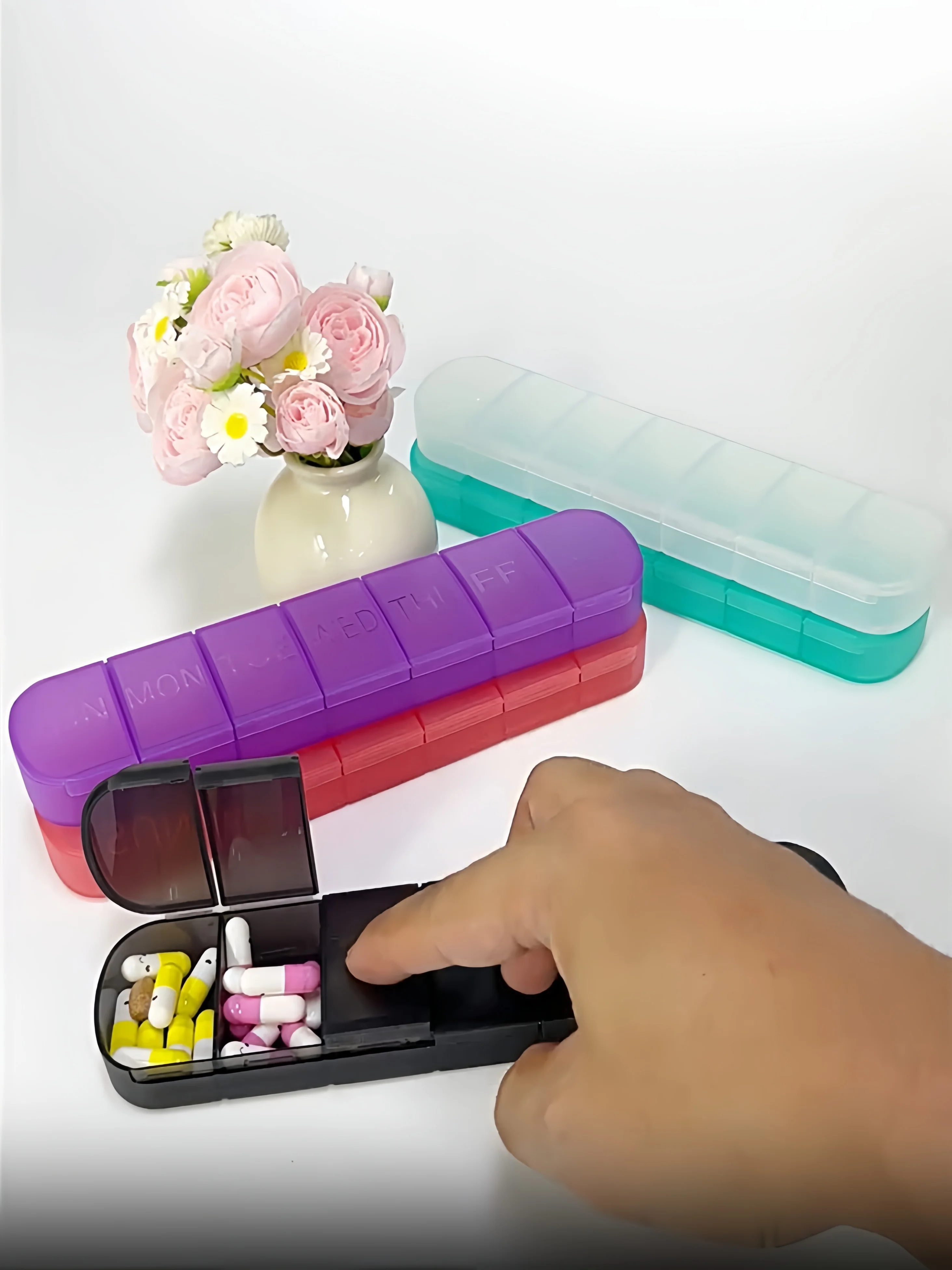 علبة حبوب منع الحمل الأسبوعية توزيع الأدوية حاويات بلاستيكية صغيرة قابلة لإعادة الاستخدام 7 أيام حاويات فيتامين يومية لعقد مكملات الأدوية #2