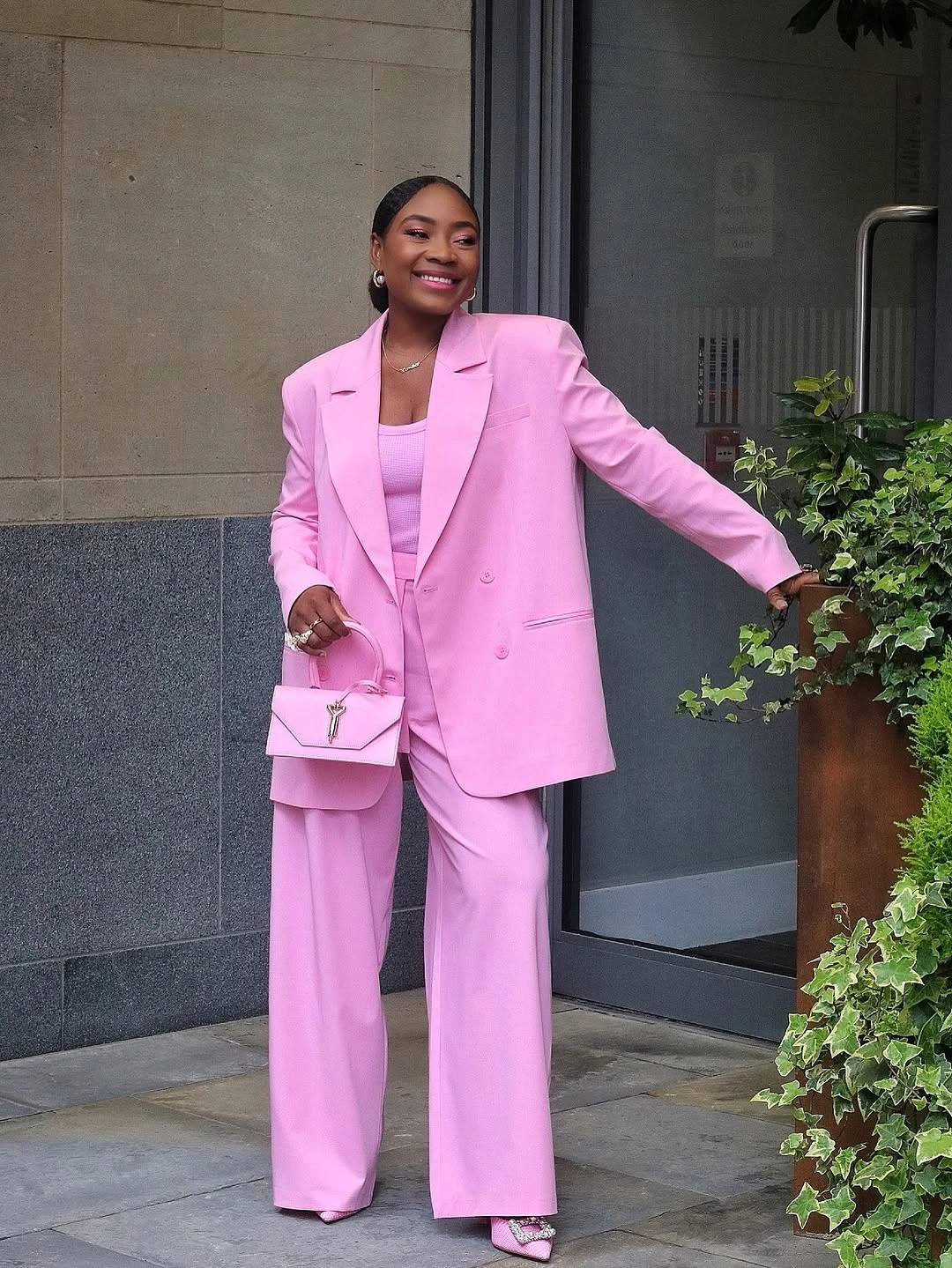 Tailered 핑크 두 조각 여성 정장 블레이저 바지 노치 옷깃 더블 브레스트 플러스 사이즈 클래식 비즈니스 오피스 여성 맞춤형