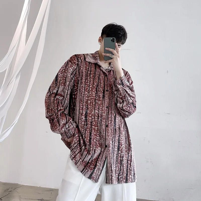 قمصان متدفقة عالية الجودة للرجل الكورية الفاخرة فضفاضة سميكة الرجال قميص مخطط كم طويل ملابس أداء المرحلة عادية