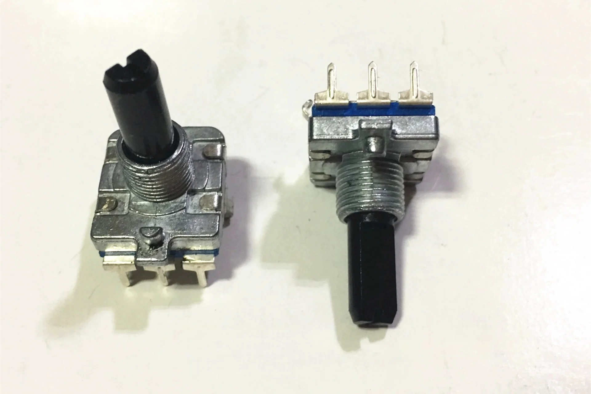 YH 2PCS EC16 Rotary Encoder 24 positioning, Half/Spline Shaft 15/20mm, for Audio/Volume Control