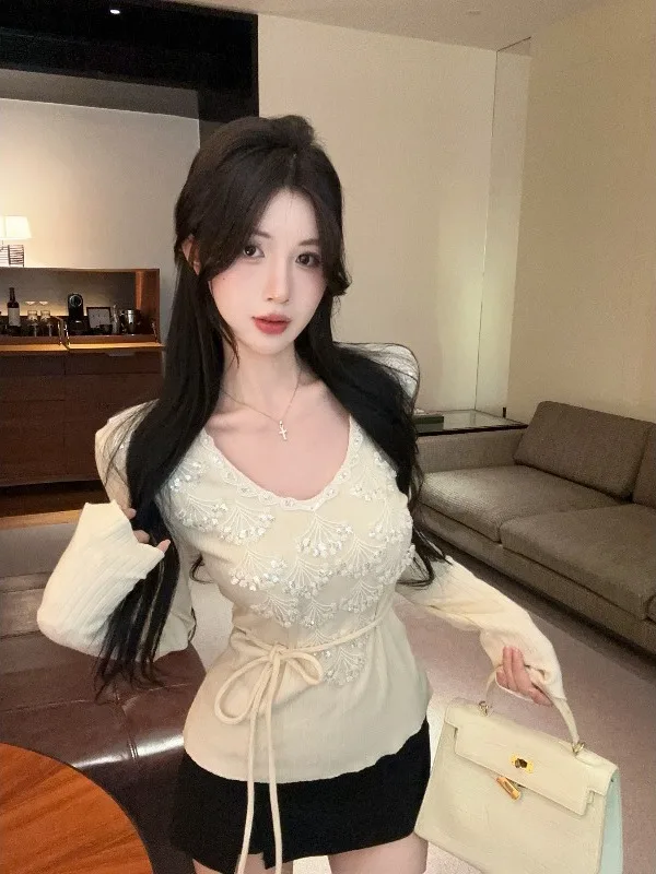 

Stunningly Beautiful Long Sleeve V-Neck Top with Waist-Cinching Belt And Flawless Floral Design Trendy Base Shirt for Girls
