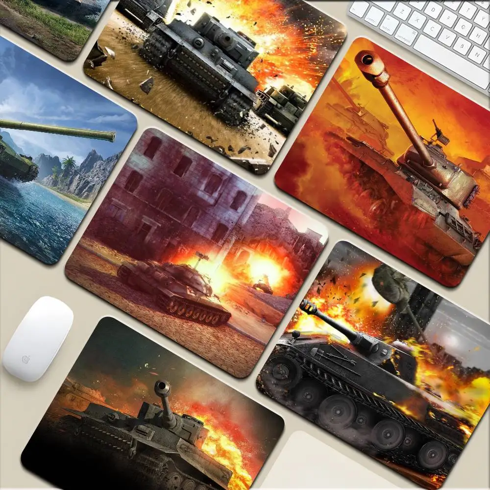 GAME World Of Tanks Kleines Mauspad, Tastatur-Pad, Laptop-Kissen, rutschfeste Schreibtischunterlage