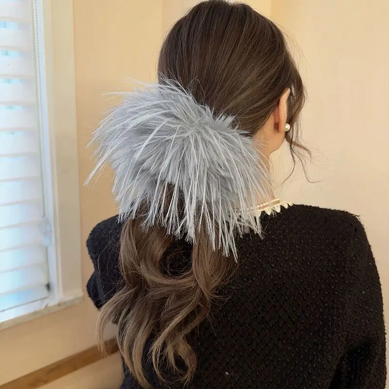 13cm Ethereal Feather Bracelet for Wedding Favors Furry Lightweight Wrist Accent Wristband Plush Elastic Feather Cuff Bracelet