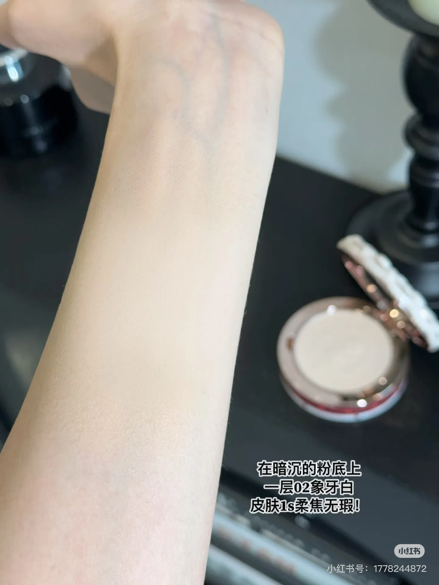 Flower Knows Erdbeer-Amoride, gepresstes Fixierpulver, matt, weicher Fokus, Ölkontrolle, wasserfest, für Damen, Schönheit, Gesichts-Make-up