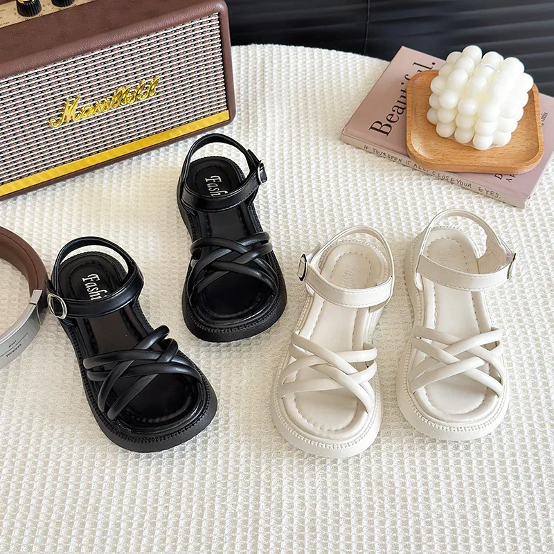 

Летние сандалии-гладиаторы для девочек, школьная обувь, мода 2025 года, детская пляжная обувь принцессы с открытым носком, шикарная мягкая новая обувь в стиле бохо