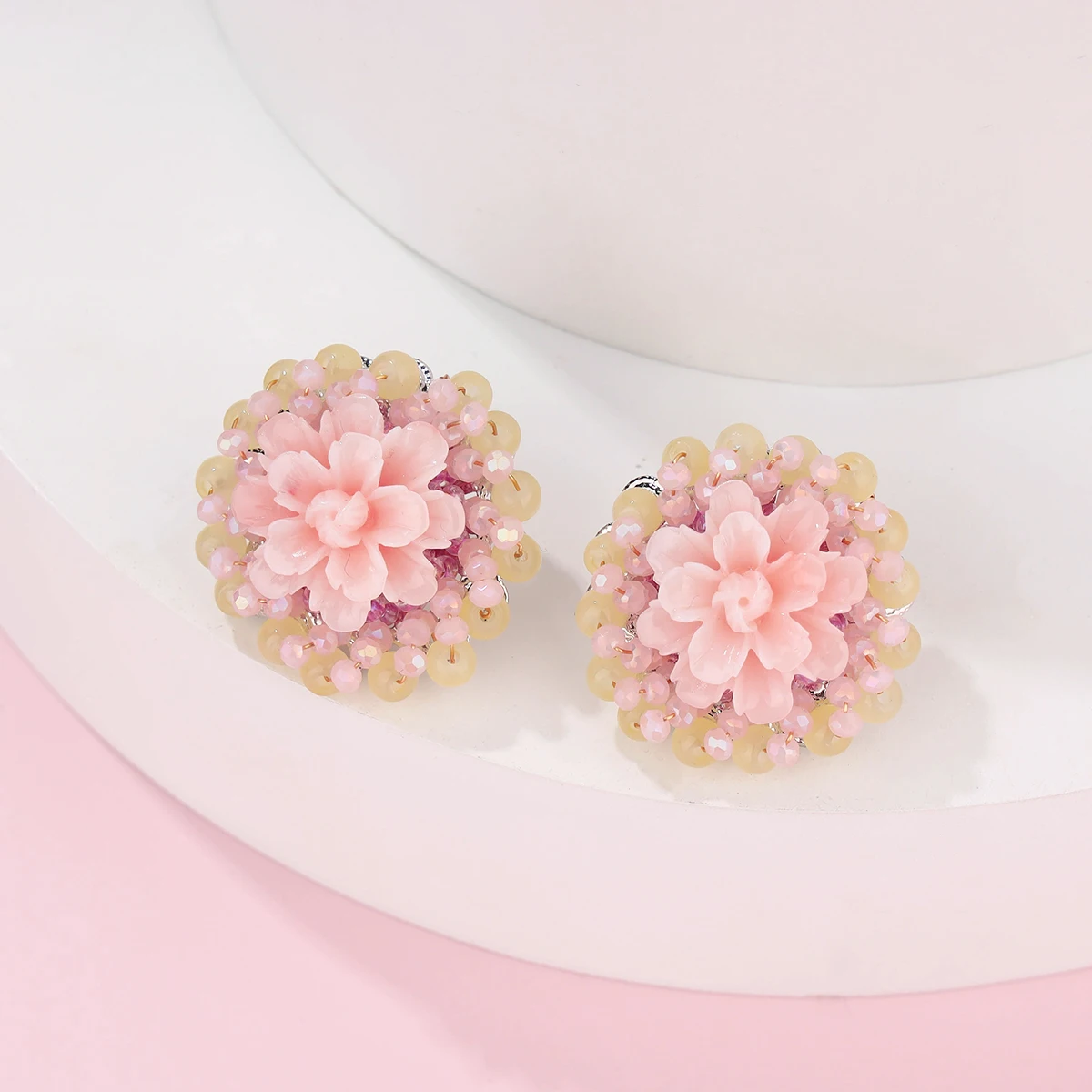 

1 Pair Sweet All-match Complex Handmade Crystal And Flower Decoration Women Stud Earrings For Women Daily And Party Wear