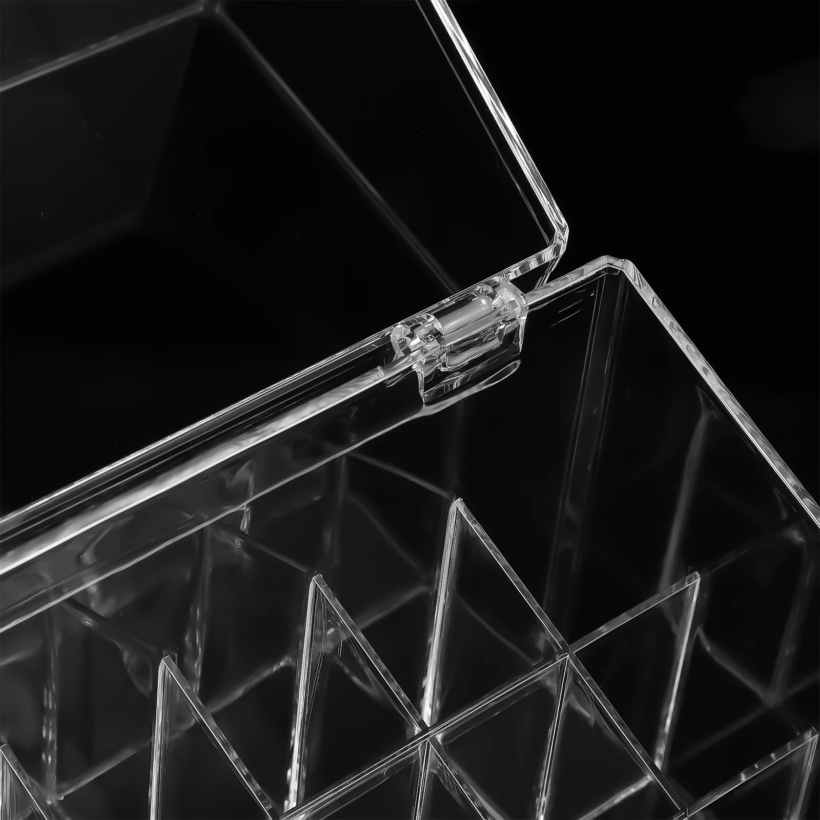 صندوق تخزين أحمر الشفاه مصنوع من مادة البوليسترين الممتازة مقاوم للخدش وسعة كبيرة لتنظيم سطح المكتب وحامل شفاف لأحمر الشفاه