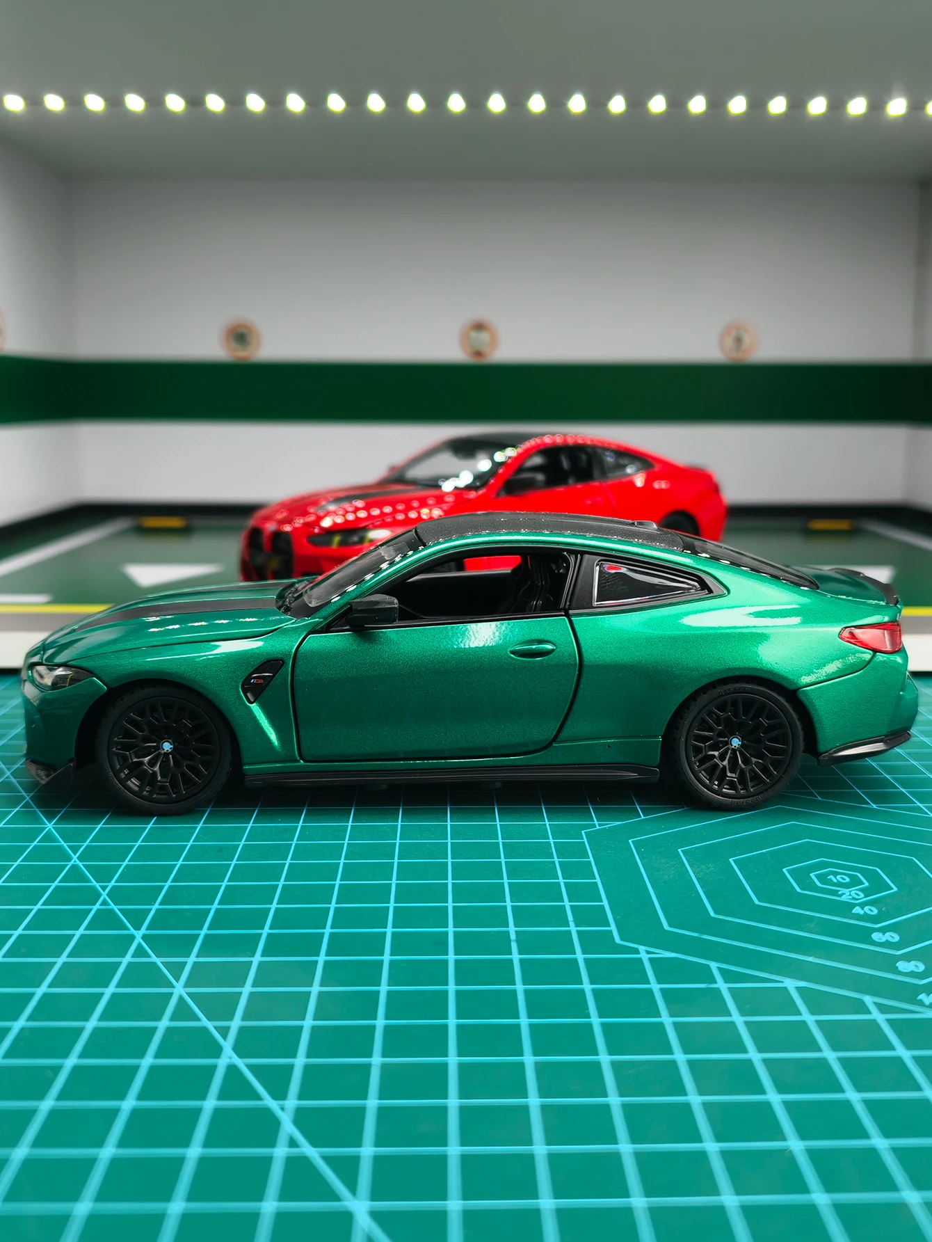 Rastar 1:24 Simulated Zinc Alloy BMW M4 CS Car, Static Ornament, Metal Collectible Gift Car