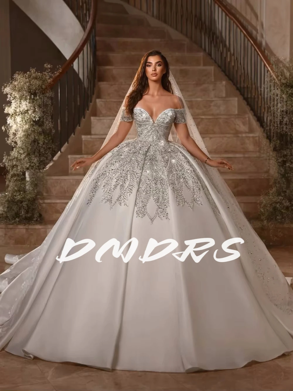 

Shiny Ball Gown 2025 Wedding Dress Fashion Off the Shoulder Beading Crystals Luxurious Customized Women Dreamy Birde Dress