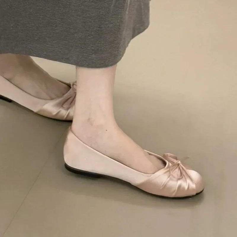 2026 New Bow-knot Temperament Satin Shallow Single Shoes Women's Gentle Style Slip-on Flat Shoes view 3