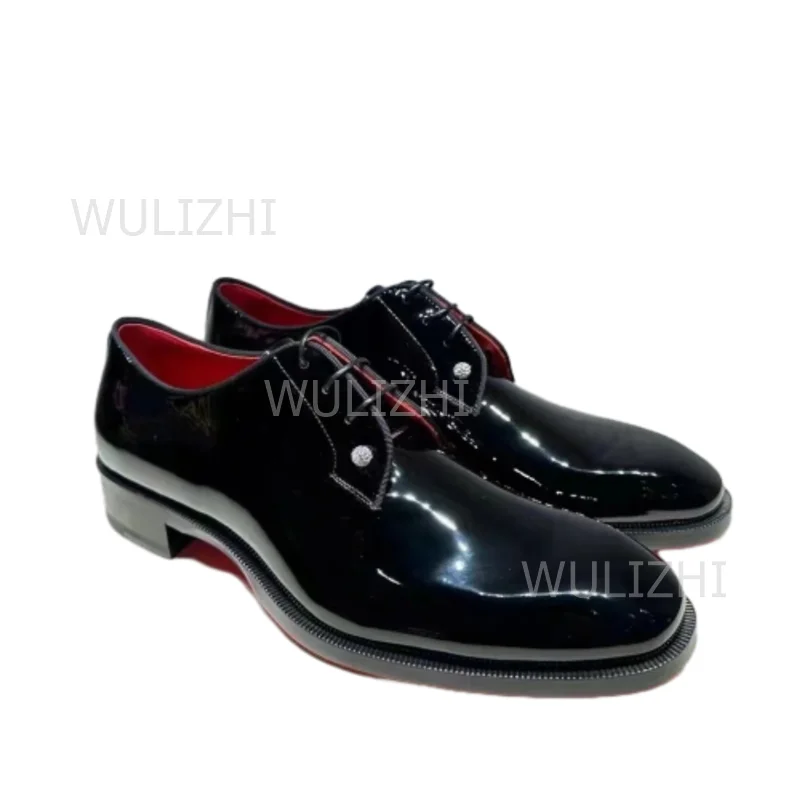 

Red Satin Black Graffiti Leather Sneakers Men Round Flat Shoes Summer Sports Couple Lace-Up Rivet Canvas Patchwork Plaid Shoes