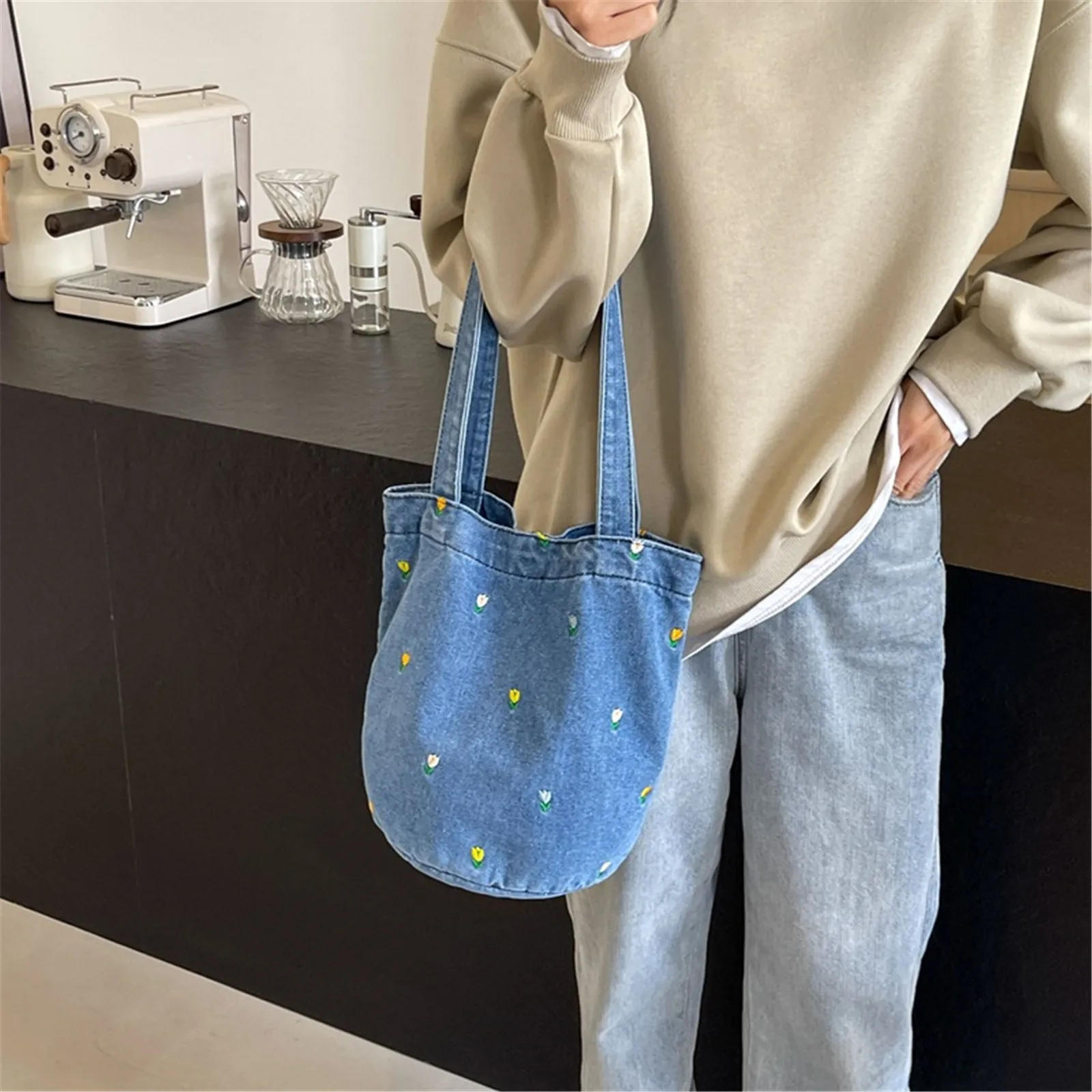 Embroidered Denim Bucket Bag Summer Large Capaci Tote Bag Ins All-Match Shoulder Bag Women Carrng Portable Shopping Bag