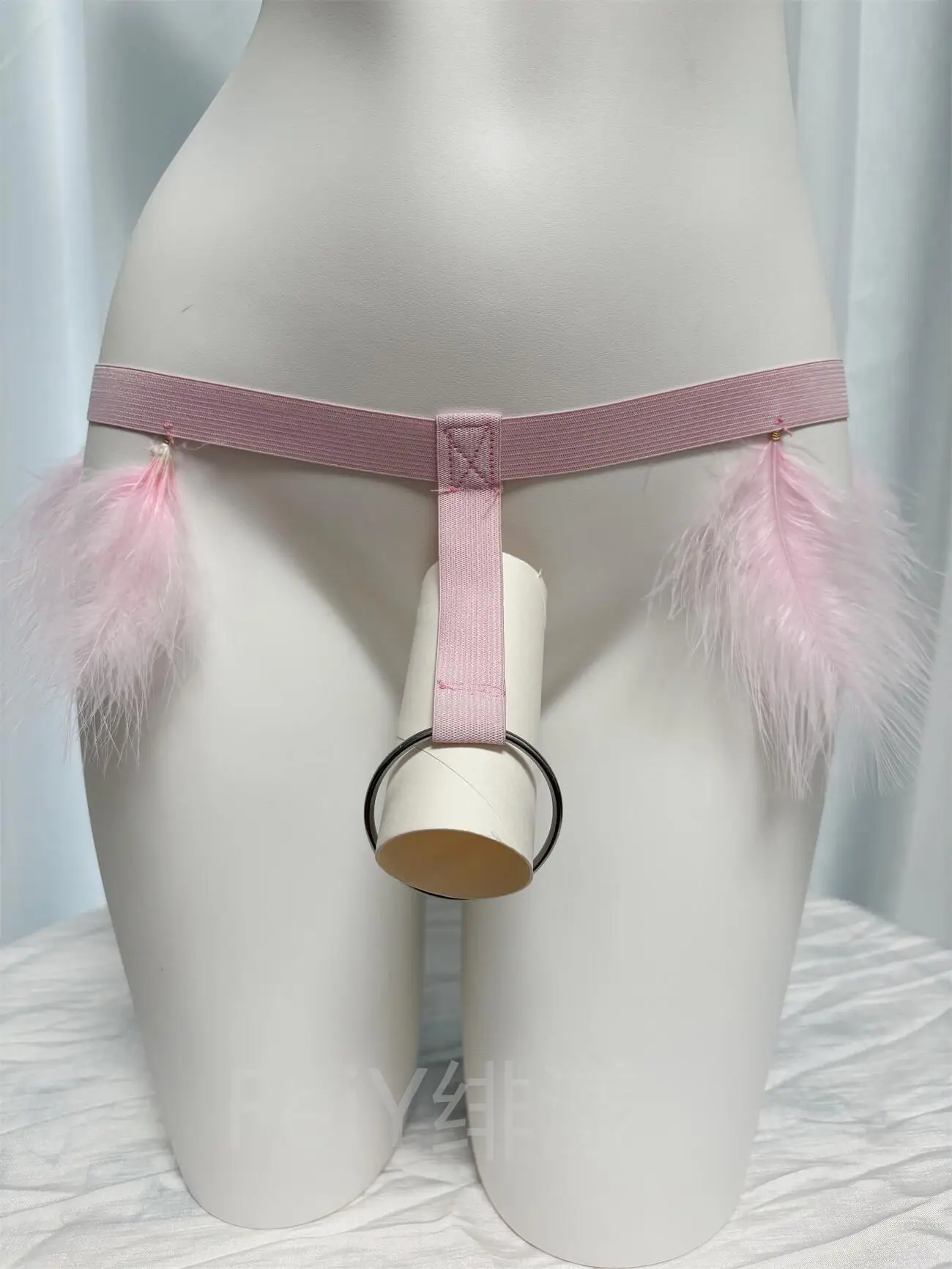 الرجال مثير سراويل سلسلة T-السراويل ريشة جوفاء التدريجي XXX سيسي القضيب هول ديك الرجال الملابس الداخلية المثيرة #2