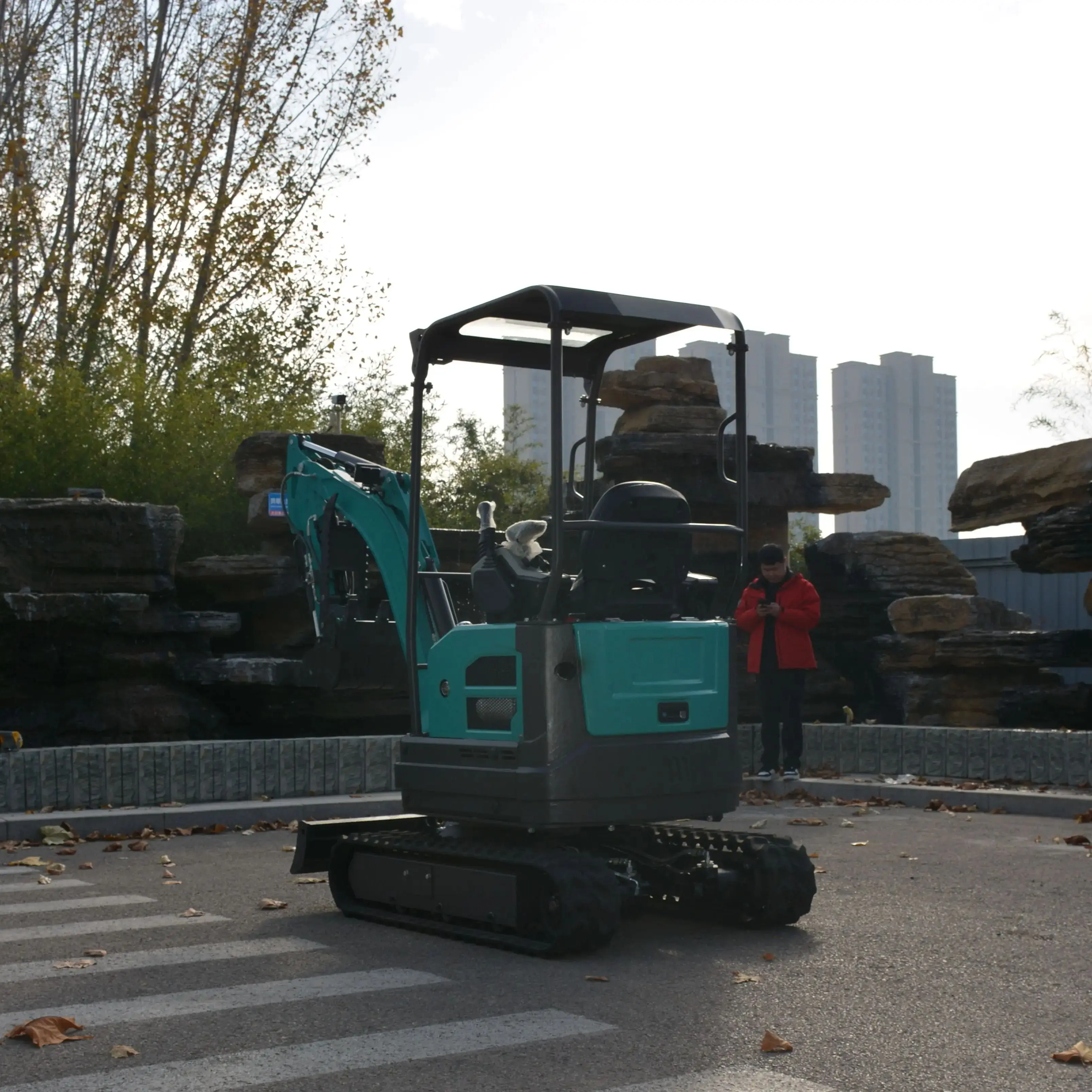 Мини-мини-экскаватор: новый тип гусеничного экскаватора с интеллектуальным и эффективным административным обеспечением