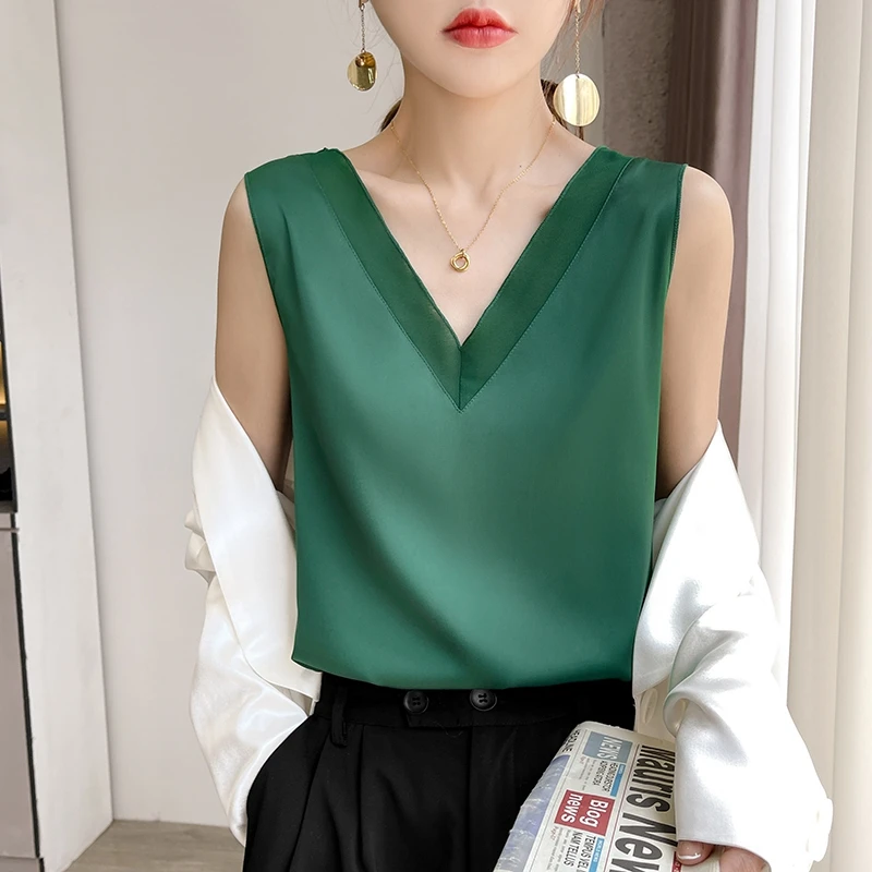 2022 New Summer Silk Camisole Ladies Satin V-Neck Mulberry Silk Suspenders Thin Sleeveless Top Inside T-Shirt And Bottoming Vest