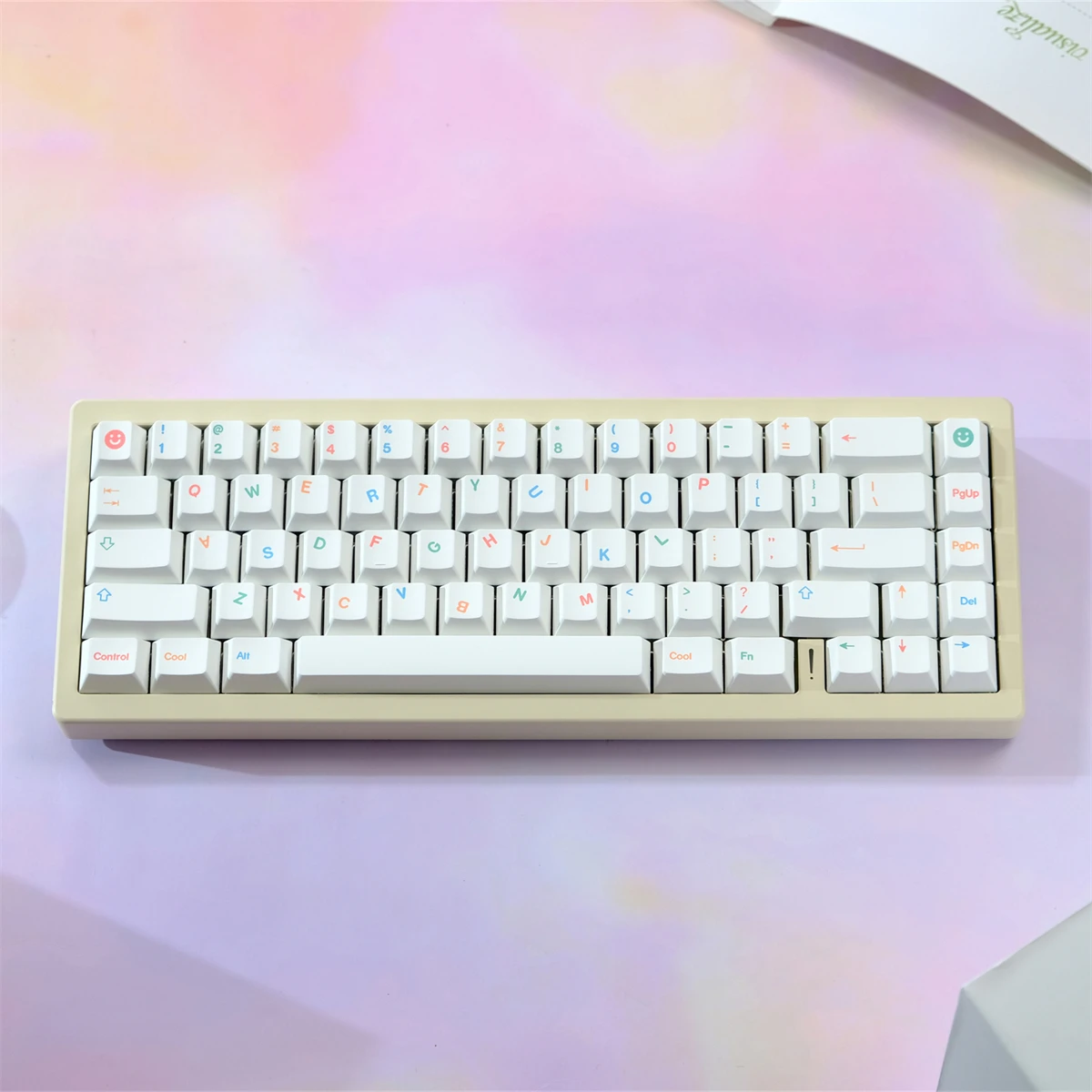 PBT Keycap GMK Cool Kids Keycap الكرز الشخصي صبغ التسامي مفتاح غطاء 130 مفاتيح للوحة المفاتيح mx GH60 Wooting 61 67 75 84 87 108