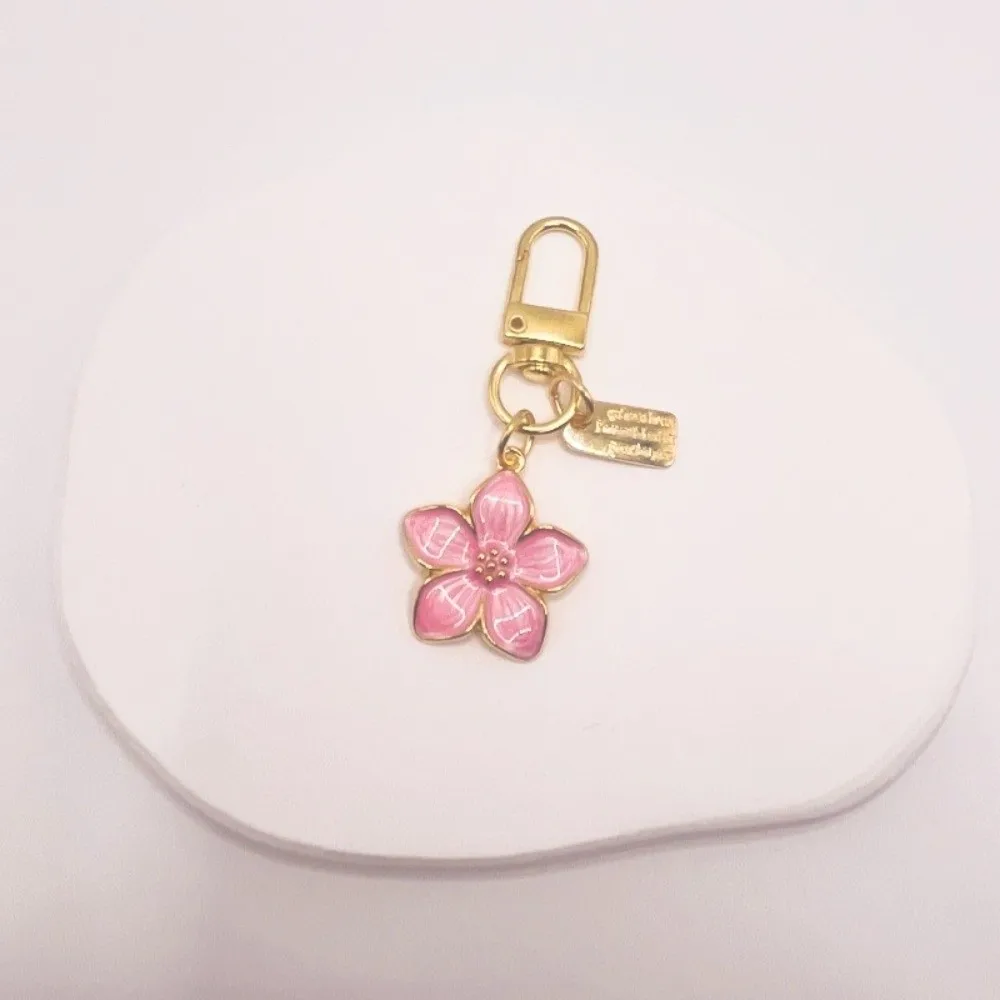 Schlüsselanhänger Niedlicher Birnenblüten-Schlüsselanhänger Ornamente Mini-Blumenanhänger Süßer Kirschblüten-Schlüsselanhänger Rucksack-Accessoire – Detail 10