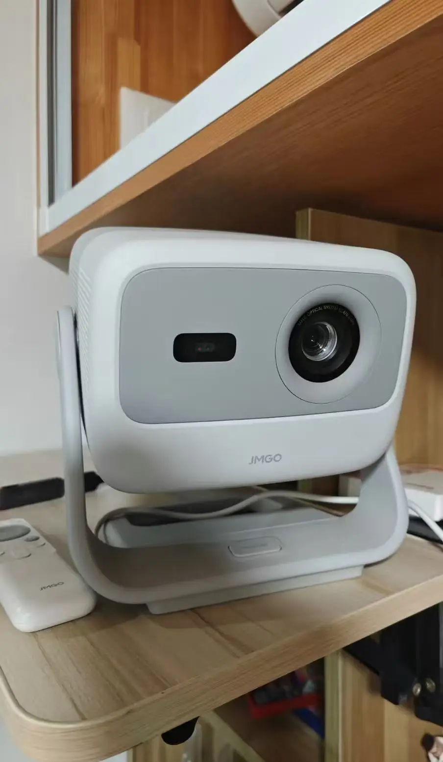 

Suitable for Home Theaters, N1S Global Edition Portable 4K Supports 150 Inch MALC ™ Tri Color Movie Projector