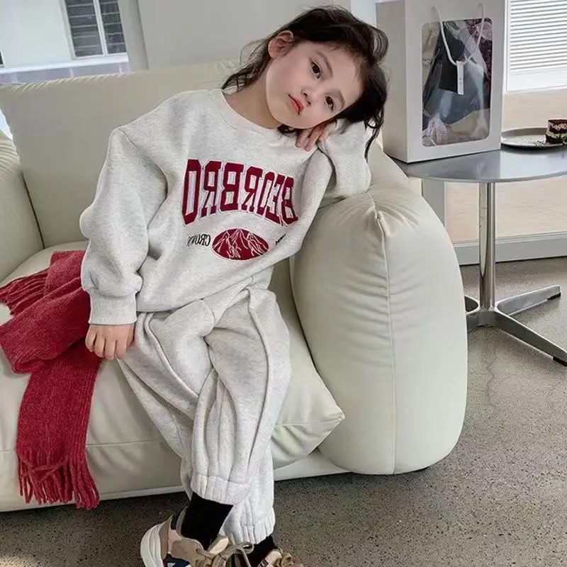 

Girls' Clothing Set Autumn New Letter Embroidered Sports Sweatshirt+fashionable Sweatpants 2-piece Set for Children Clothes Suit
