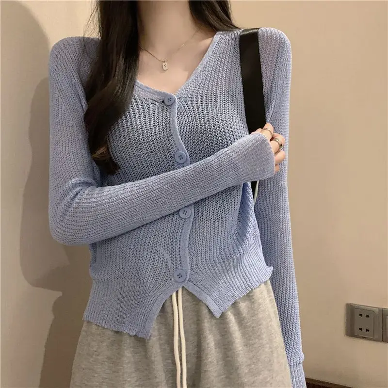 Design Sense V-neck Knitted Cardigan Temperament New Spliced Long Sleeved Short Style Small Fragrant Style External Wear