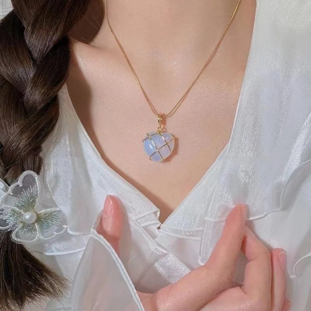 Moonstone Opal Heart Pendant Necklace Crystal Castle Choker For Women Girls Rose Quartz Clavicle Chain Jewelry Accessories Gift