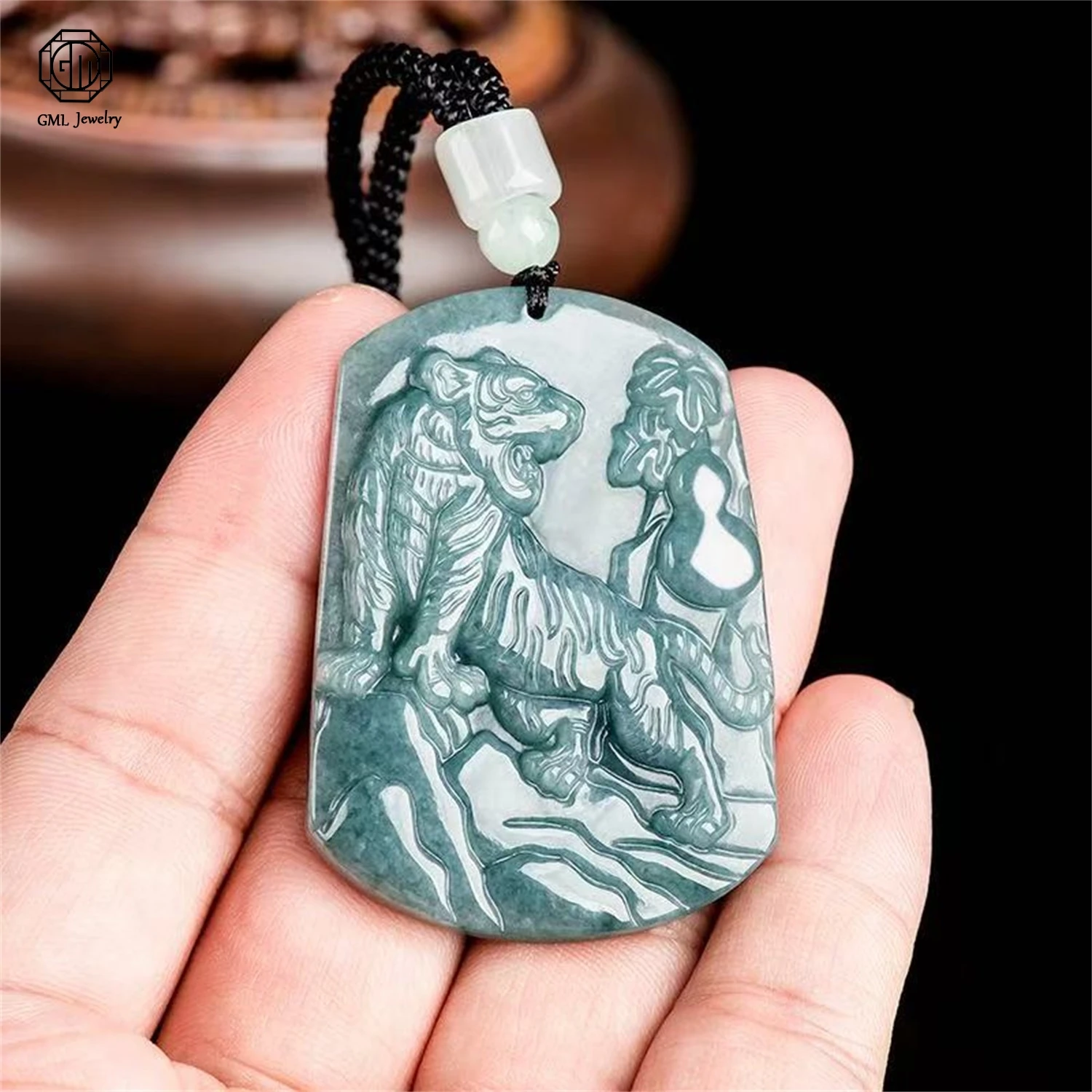 

Натуральный кулон-плакетка из жадеита класса А «Голубая Вода» с изображением тигра, символ зодиака «Рев тигра», унисекс, для мужчин и женщин, ожерелье с драгоценным камнем