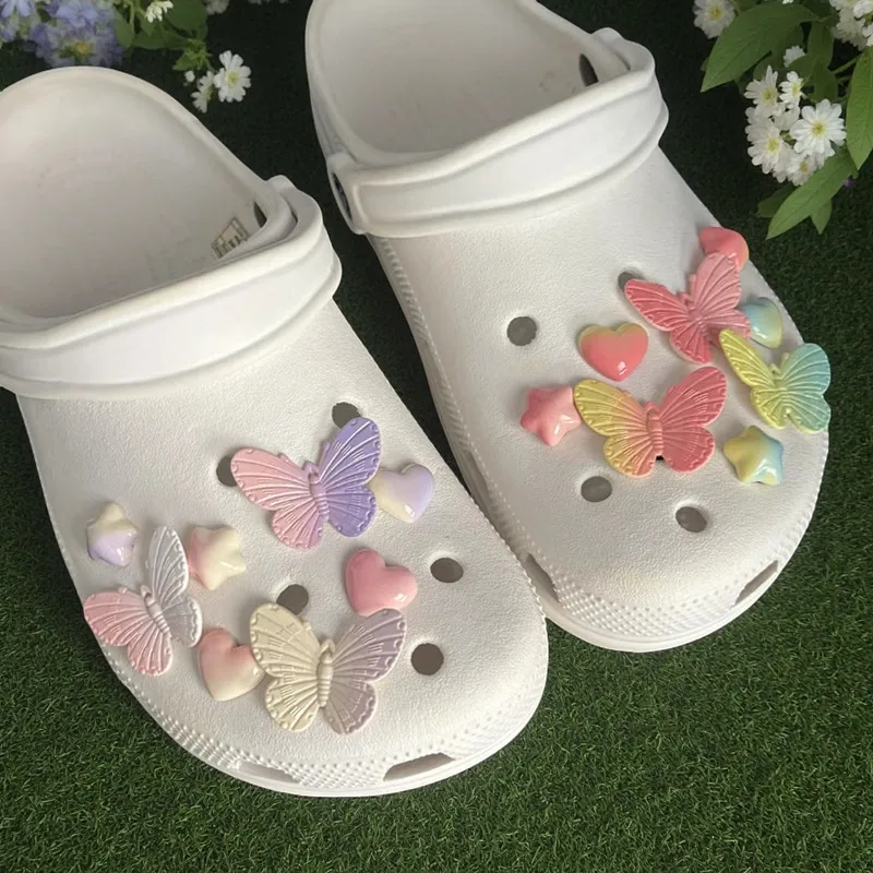 

Новые подвески для обуви с цветами для милых и милых девчачьих обувных подвесок с отверстиями, дизайнерские элегантные винтажные туфли с градиентом и бабочкой, универсальные украшения