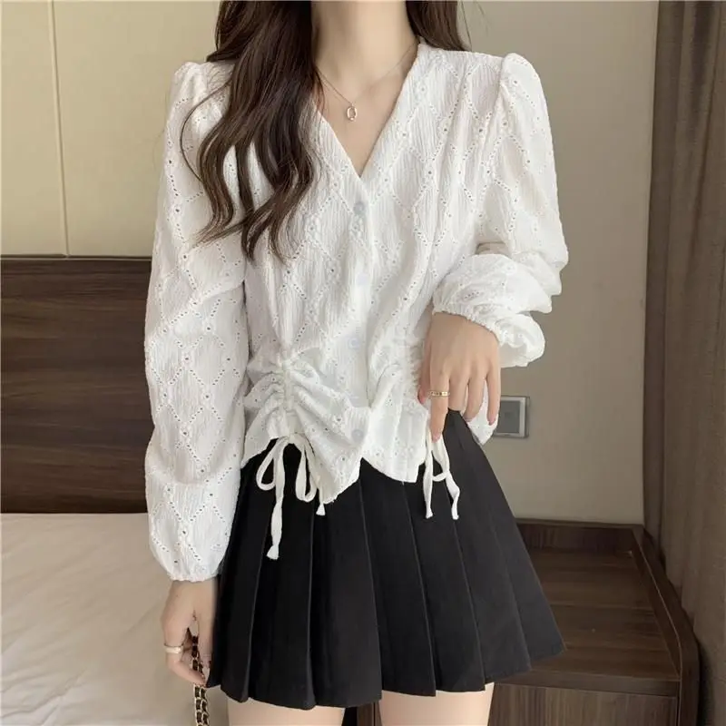 Hollow Out Shirts Women Loose V-neck Streetwear Spring Casual Popular All-match Elegant Young Korean Style Aesthetic Simple New