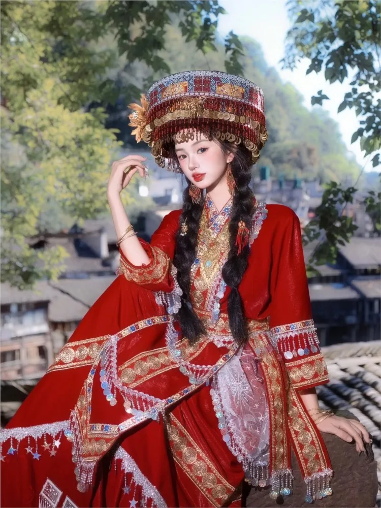 Photography of female ethnic costumes performance and wedding the Huayao group