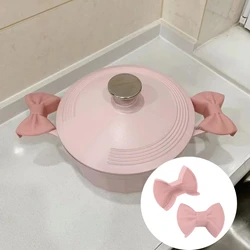 2Pc Creative Bow Tie Silicone Heat Insulator Clip Mini Oven Finger Guard Pot Holder Kitchen Cooking Gloves Silicone Pinch Holder