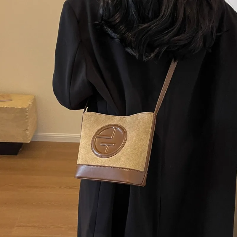 

Модная большая сумка для женщин, дизайнерская роскошная сумка-ведро через плечо, стильная большая сумка на плечо в стиле ретро, повседневный вид, осень-зима