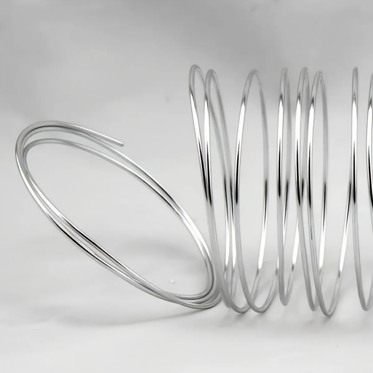 Suitable for jewelry and crafts, it is an ideal choice for making bracelets, watches, and jewelry