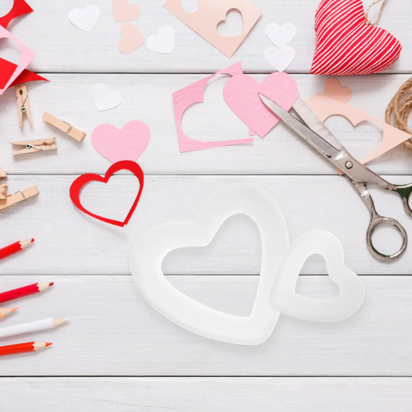 

18Pcs Heart Shape Foam Wreath Form DIY Craft Blank for Wedding Valentine Decor Front Door Wall Fireplace Table Windows