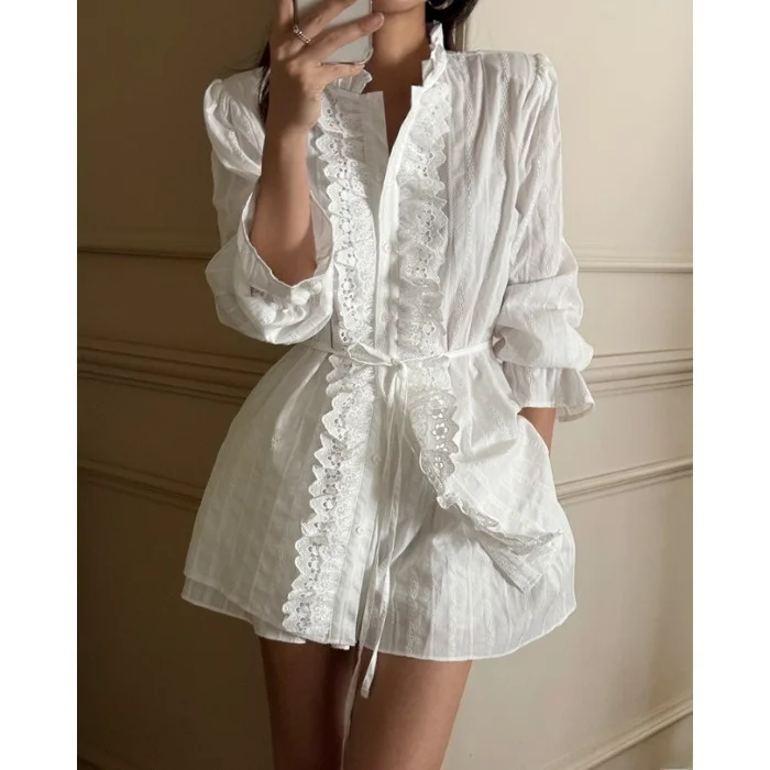 

Elegant Korean Style Fashion Set with Lace Trimming Short Pants Summer 2026 Women's Casual Wear Versatile Floral Print