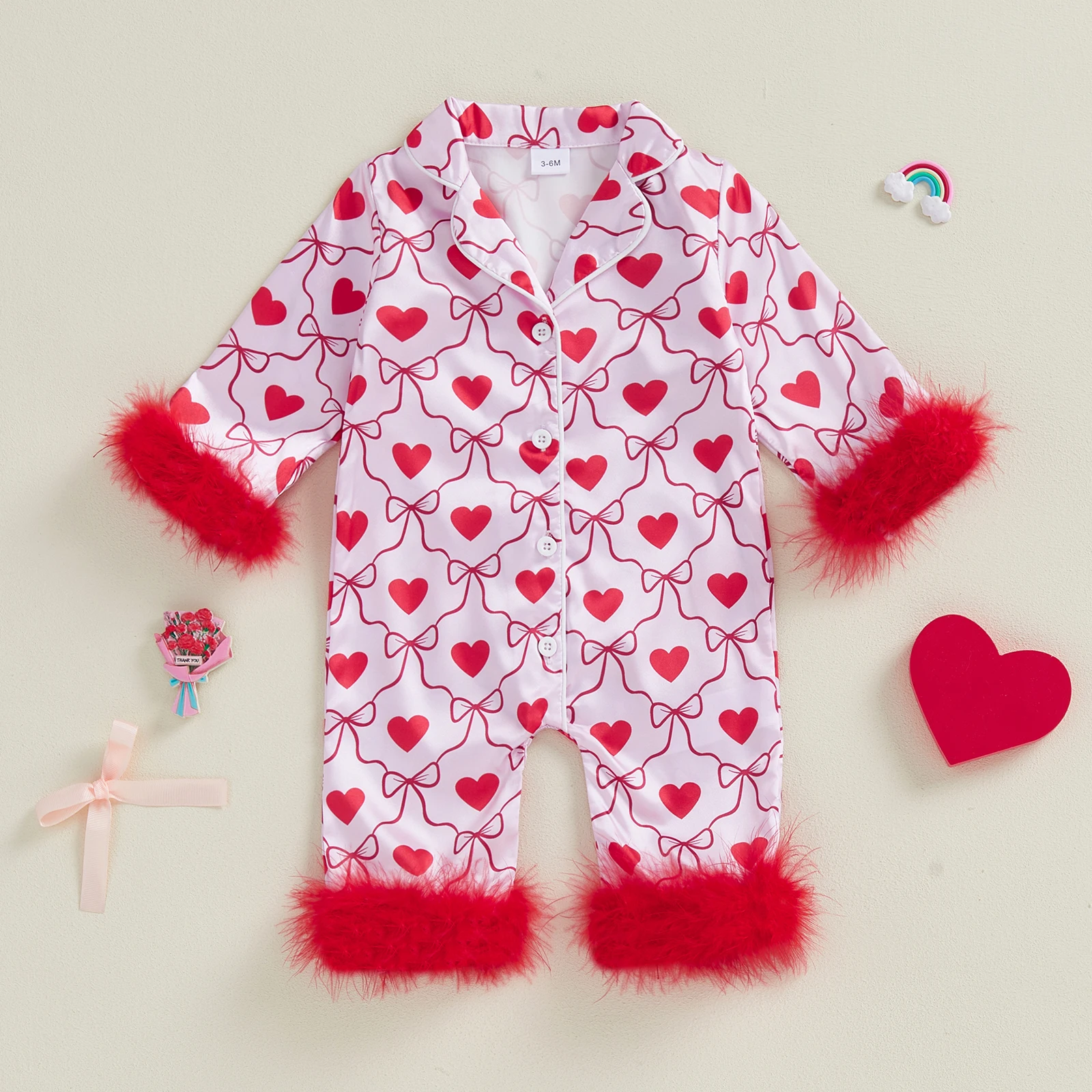 

Очаровательный комбинезон на День святого Валентина для малышей с узором в виде сердца и отделкой из искусственного меха, воротником с длинными рукавами и лацканами для маленьких девочек