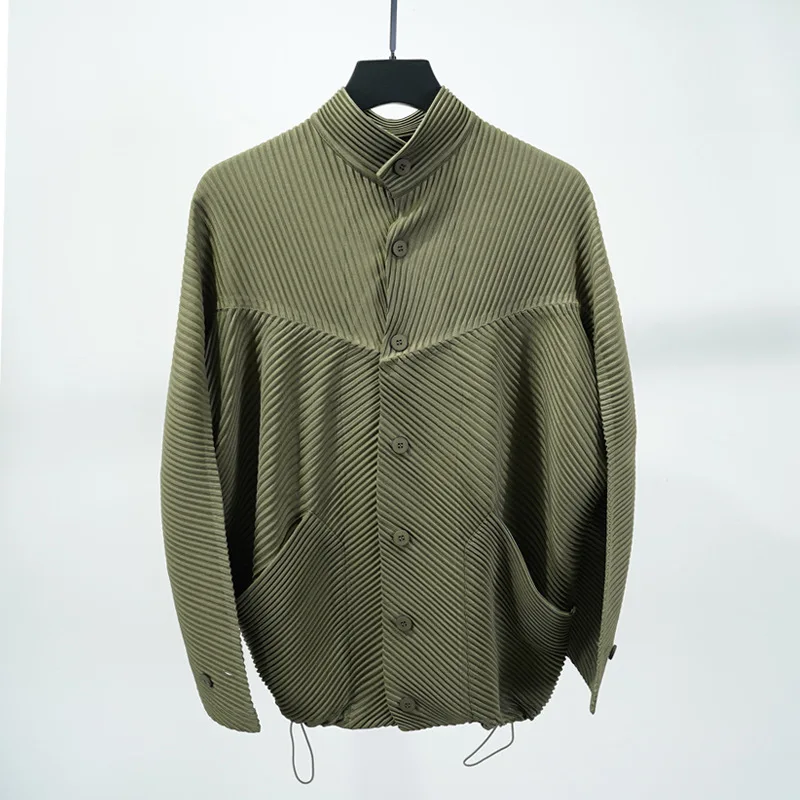 ชุดสูทลำลองผู้ชายสไตล์พลีท Miyake คอลเลคชั่นฤดูใบไม้ร่วง 2025 แจ็คเก็ตเทรนด์สปอร์ตแฟชั่น ทรงหลวม ชุดสองชิ้นแบบพลีท