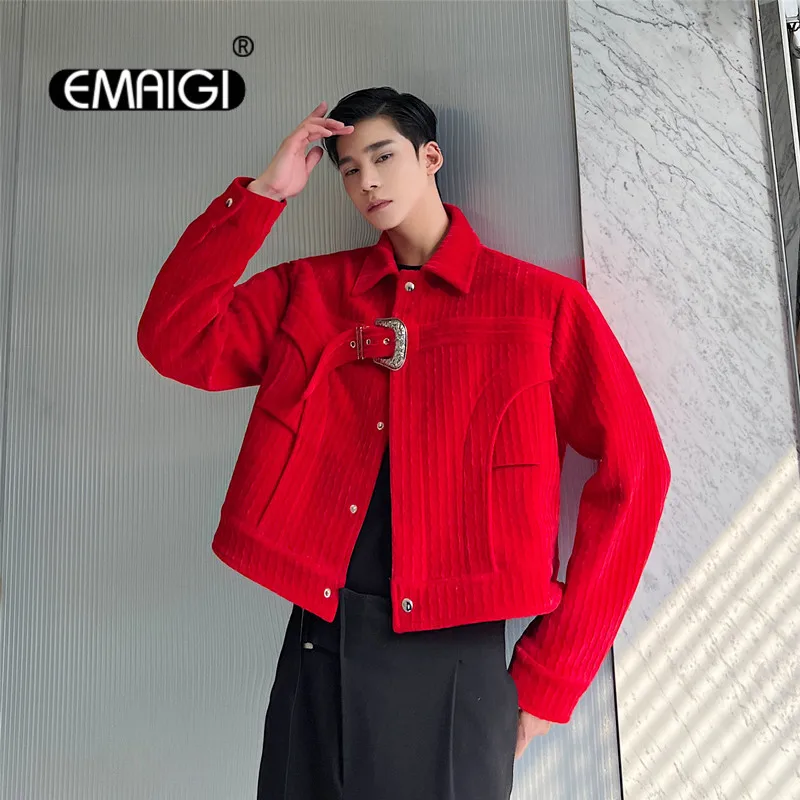 

Men Red Velvet Buckle Vinage Streetwear Fashion Show Casual Short Coat Jacket Male Net Celebrity Stage Clothing Chic Jacket