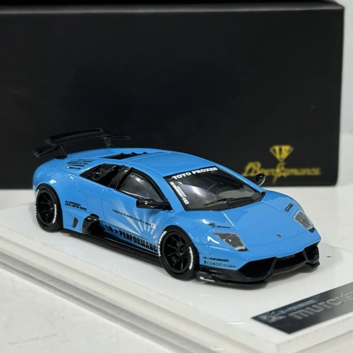 Diecast modelo de carro onemodel 1/64 lamborghini 670 carro modei bat carro esportivo modificado de corpo largo veículos de jogo caixa original