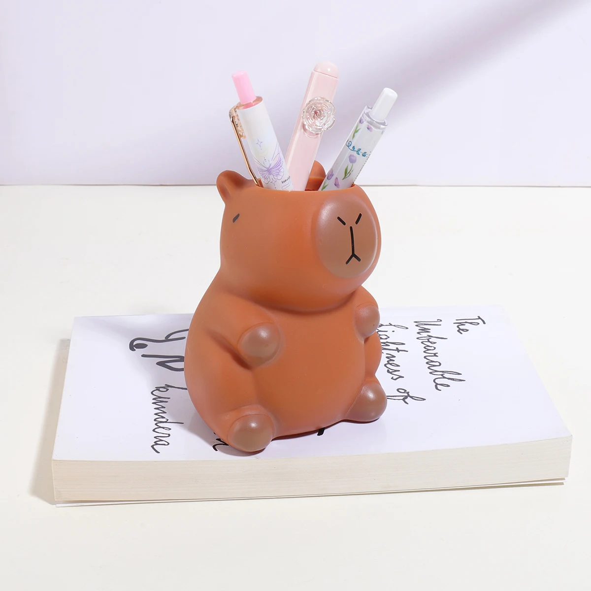 

Милый держатель для ручек с капибарой, органайзер для кистей для макияжа, идеально подходящий для декора офисного стола и креативного решения для хранения, держатель для ручек для Des