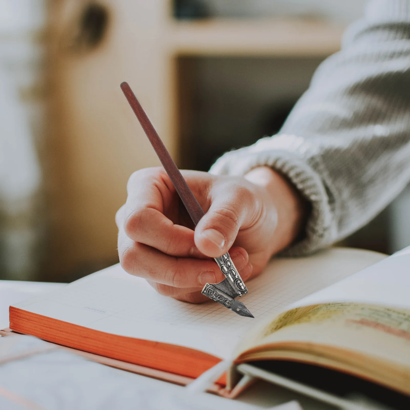 

1 шт., держатель для пера из сплава дерева, инструмент для письма с каллиграфией, простая установка, сменная ручка для пера, косые держатели для ручек